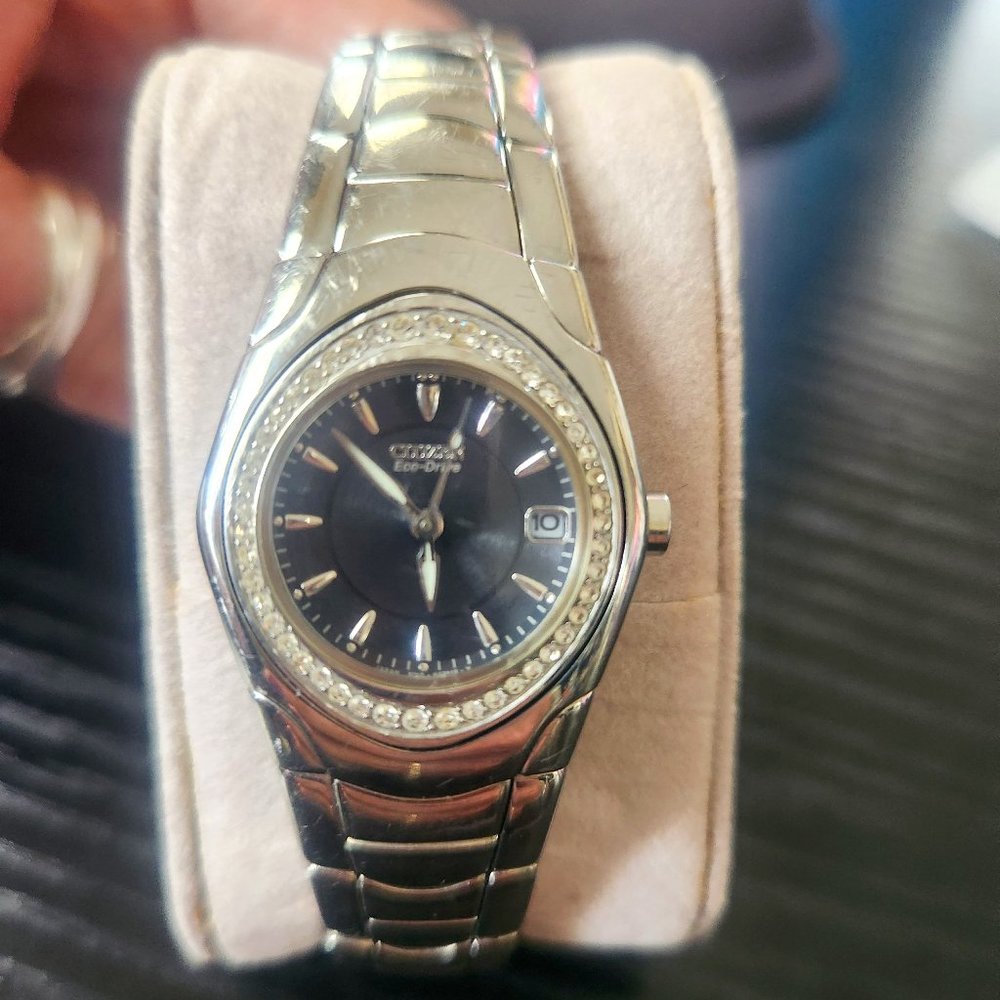 Previously loved Womens Watch - Citizens Eco-Drive E010-H27091